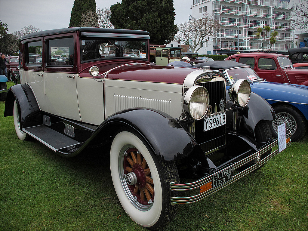 1913 Hudson